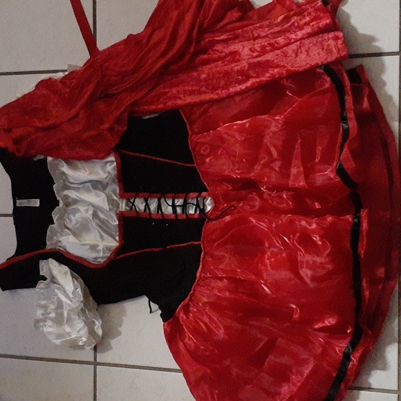 Womans little red riding hood costume - Picture 1 of 4